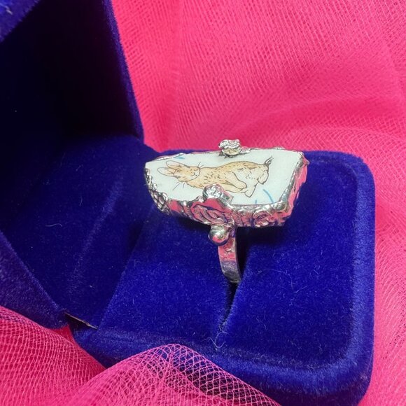 Hand Crafted Peter Rabbit Wedgewood Broken China Ring W/ Silver Spoon Bowl Band - Picture 5 of 12